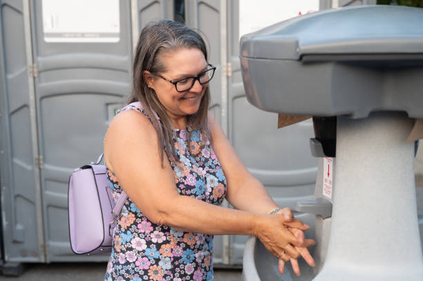 Portable Toilet Options We Offer in Inverness Highlands South, FL